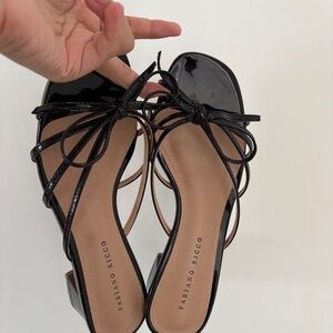 Fabiano Ricco Elegant Black and Tan Heels